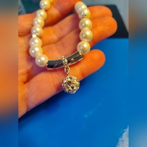 🍒 FREE w/any purchase 🍒 Beaded Pearl and Sparkly Dangle Stretchy bracelet